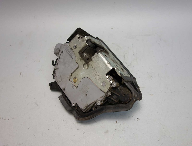 BMW E46 2dr Driver's Left Front Door Latch w/ Actuator 2001-2006 9/00+ USED OEM