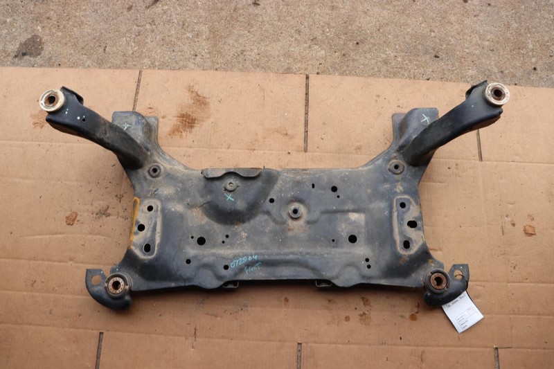 2012-2018 FORD FOCUS SEDAN 2.0L FRONT ENGINE CROSSMEMBER SUBFRAME OEM