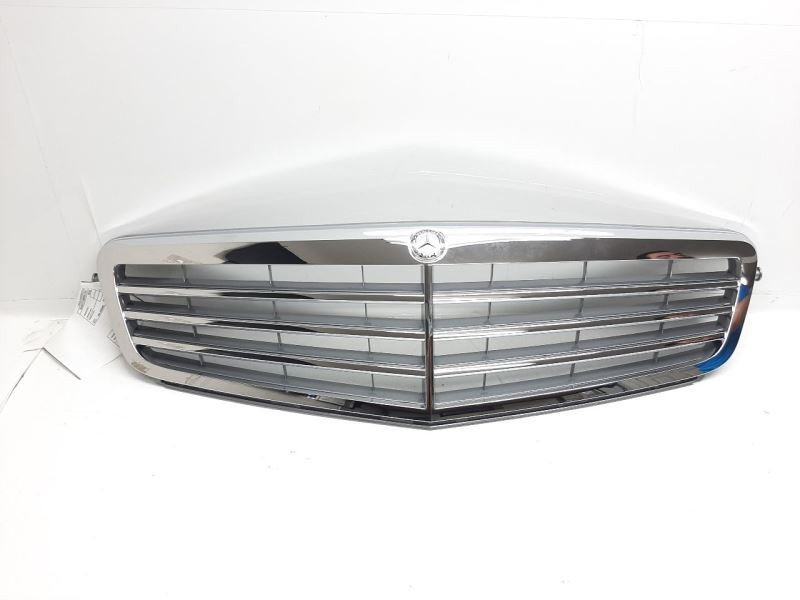 08-11 Mercedes 204 C300 C350 Grille Front Upper Chrome 2048800323