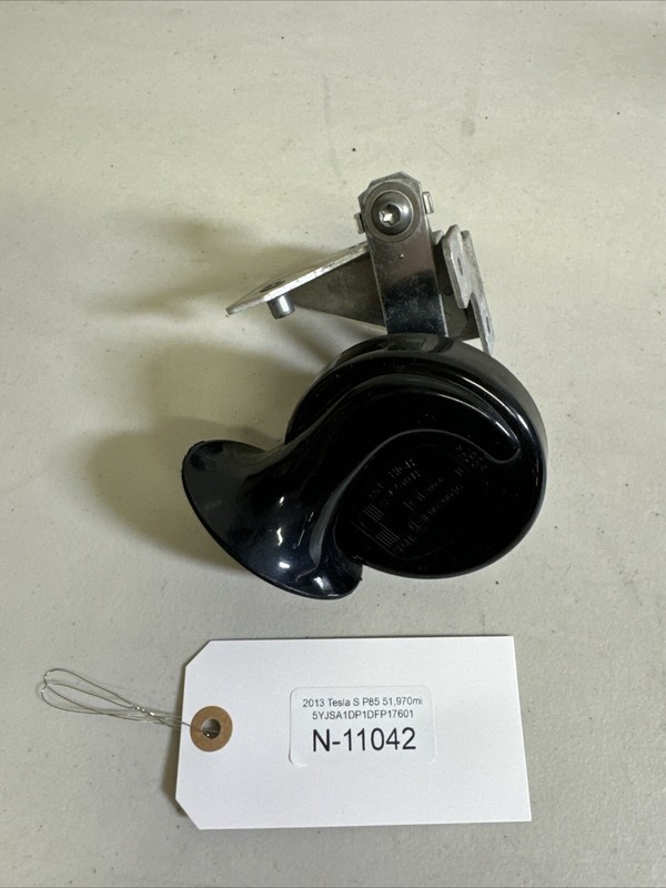 12-20 TESLA MS SEGER HIGH PITCH TONE HORN 12V 510 HERTZ WITH BRACKET 11042 B36