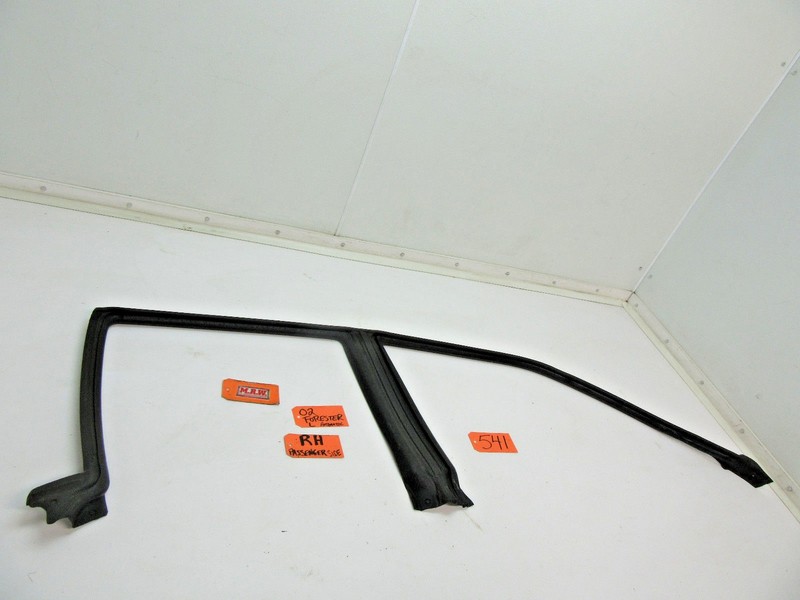 RUBBER SEAL ROOF FRONT BACK REAR DOOR GLASS SIDE TOP R RH for 98-02 FORESTER