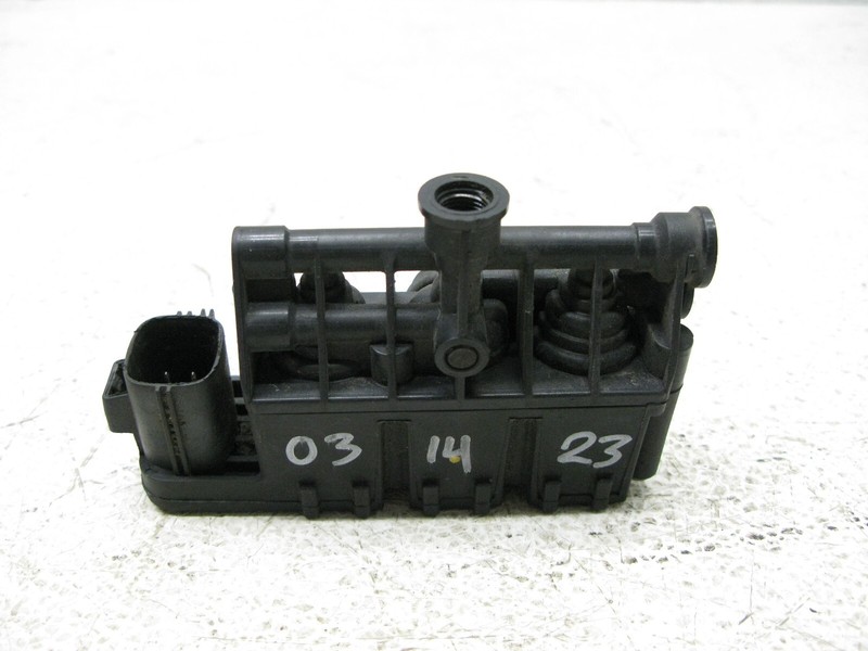 06-13 LAND ROVER RANGE ROVER SPORT 05-16 LR3 LR4 SUSPENSION VALVE OEM 031423 1