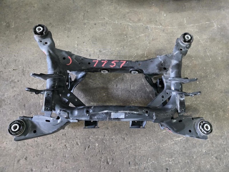 Rear Crossmember 2018 Land Rover Range Rover Velar LR142000 2019 2020 2021 2022