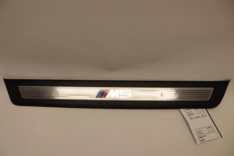 2013-2016 BMW M5 F10 FRONT RIGHT PASSENGER SIDE DOOR SILL SCUFF PLATE OEM