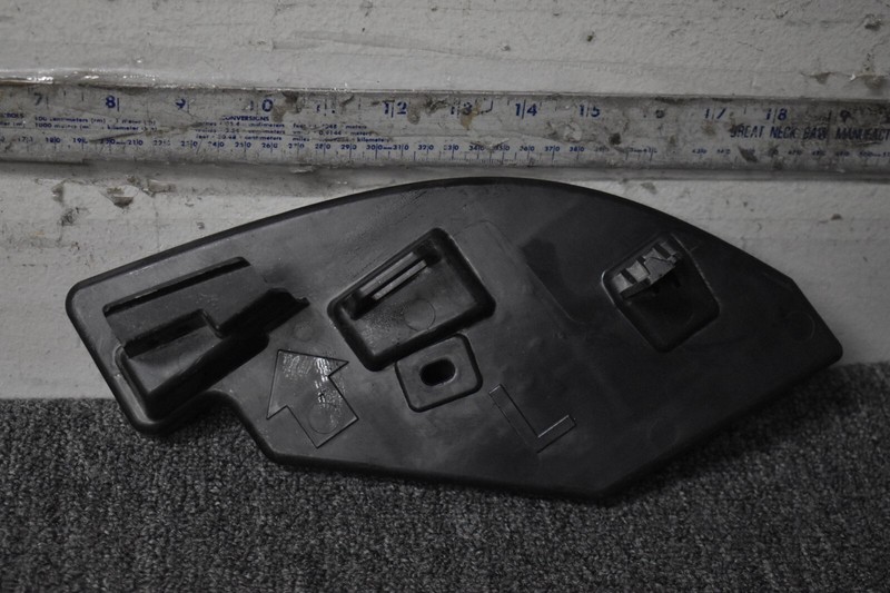 HYUNDAI LEFT SIDE BRACKET FACTORY OEM