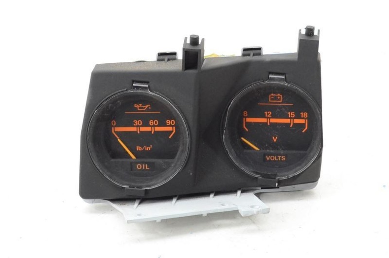1984-1986 Nissan 300ZX Z31 2+0 Oil Pressure Voltage Meter