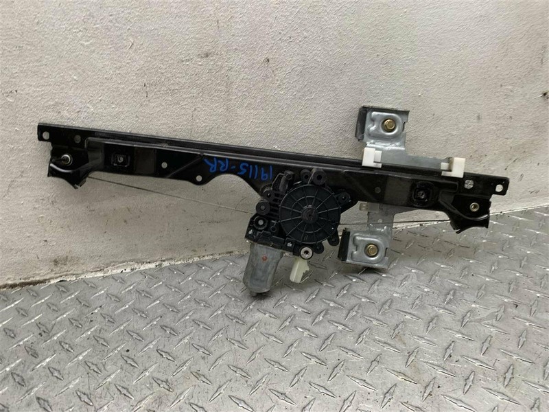 05 06 07 08 09 10 JEEP GRAND CHEROKEE PASSENGER REAR WINDOW REGULATOR OEM