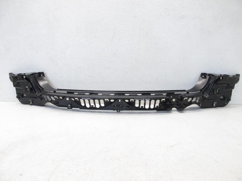 09-15 BMW F01 F02 740i 750Li REAR BUMPER CENTER BRACKET GUIDE MOUNT OEM 010224B