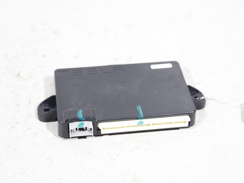 16-20 TESLA MODEL X REAR LEFT LH DOOR CONTROL MODULE (1045490-10-D) OEM 🚗
