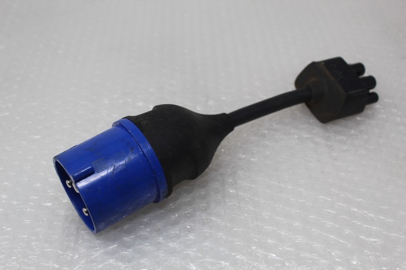 Tesla GEN II SMART ADAPTER UMC 60309 – 2PE, 32A /230V 1104948-10-B Blue COMMANDO