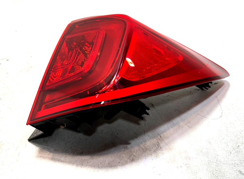 2016-2018 Honda Pilot Rear Right Passenger Side Outer Taillight Light Lamp OEM