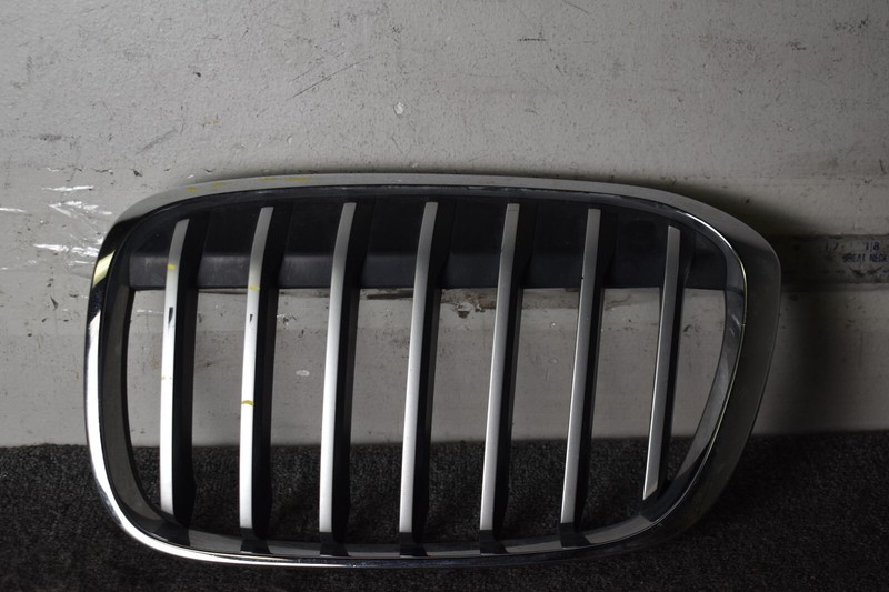 2015-2017 BMW X1 GRILLE LEFT FACTORY OEM