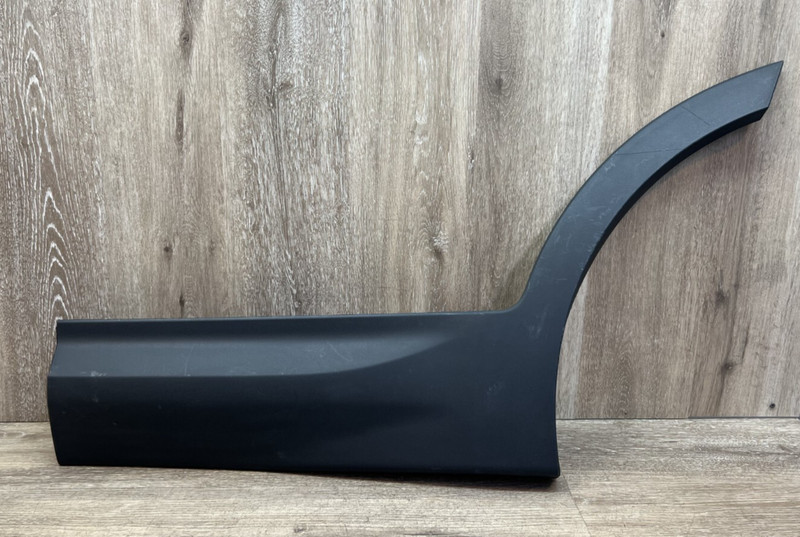 2013-2018 Hyundai Santa Fe Sport LH Side Molding OEM Part# 87731-4Z000