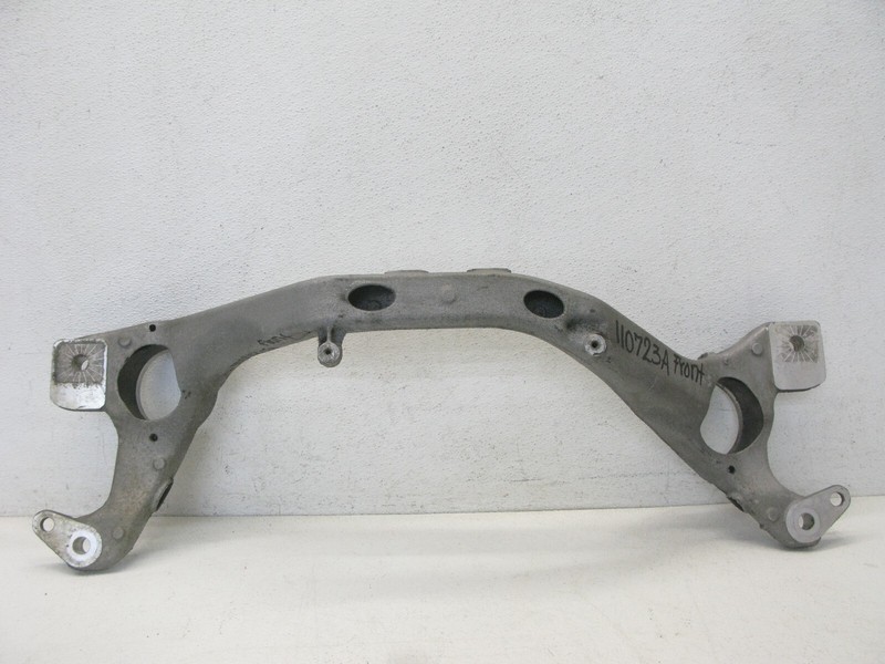 11-15 AUDI 4L Q7 VW TOUAREG 3.0 ENGINE CRADLE CROSSMEMBER MOUNT BRACKET 110723A