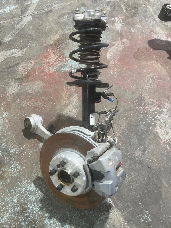 2019-2021 BMW 330I Rwd W/o Adaptive or Sport Suspension LH Front Knee Complete