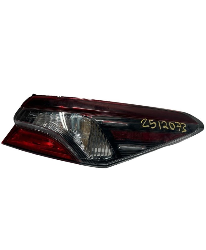 Toyota Camry tail light 18 24 right side quarter panel incandescent 8155006720