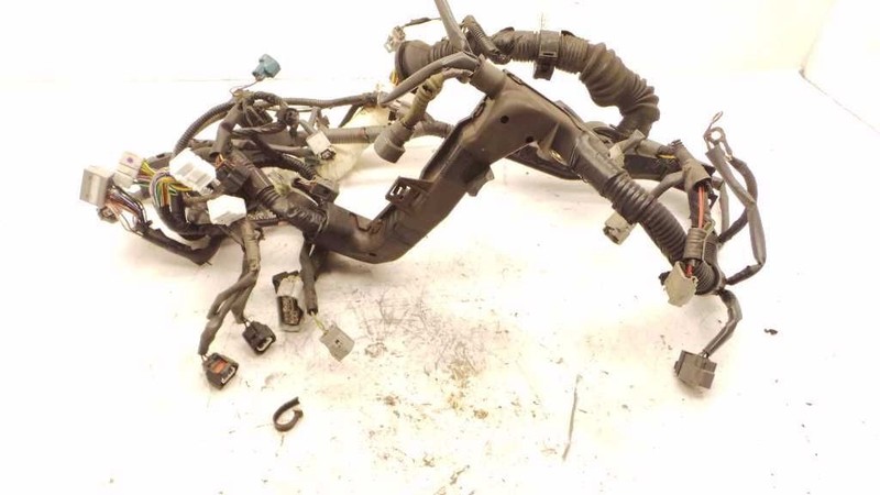 99 00 01 Toyota Sienna 3.0L FWD AT Engine Wire Harness 82121-08041