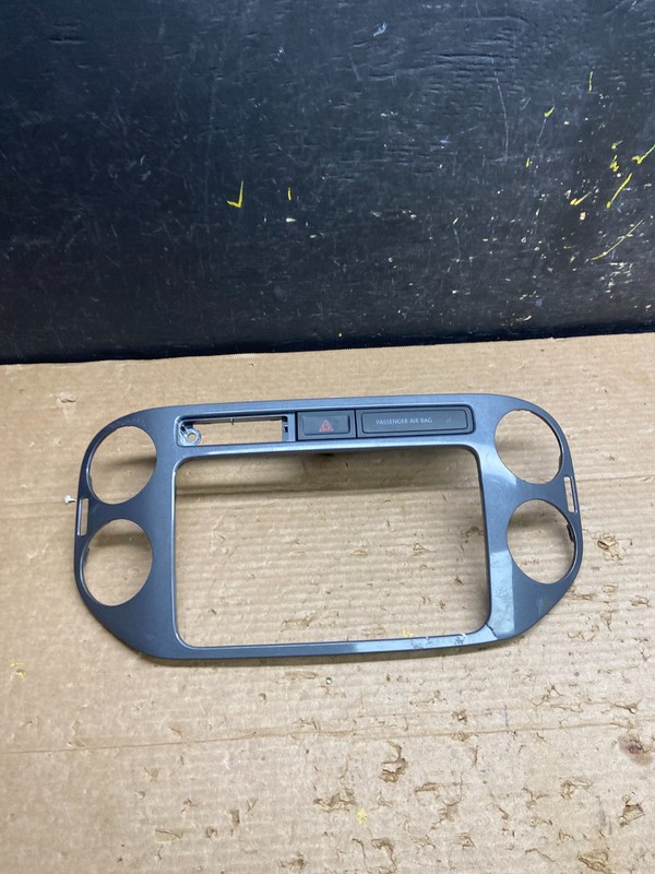 2012 to 2017 Volkswagen Tiguan Center Dashboard Radio Bezel Trim W3066 DG