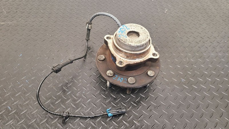 03-14 Chevrolet Express 2500 Van Front Hub Assembly (C6P) OEM 25840786