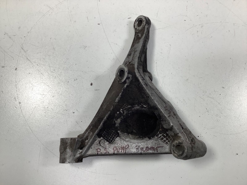 96-04 Acura RL P/S Power Steering Pump Bracket 56995-P5A-000 OEM