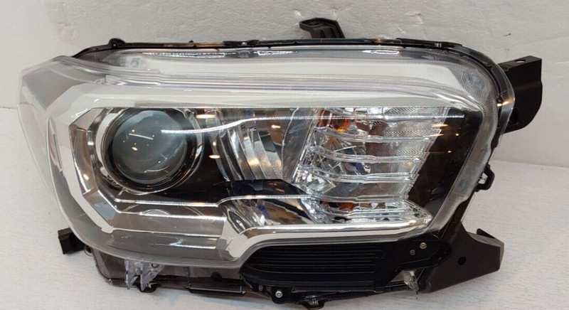 2019-2021 TOYOTA TACOMA HEADLIGHT RIGHT PASSENGER SIDE RH ASSY OEM