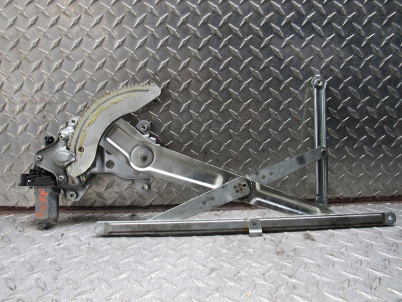 2007-2013 SUZUKI SX4 RIGHT PASSENGER FRONT DOOR WINDOW REGULATOR ASSEMBLY