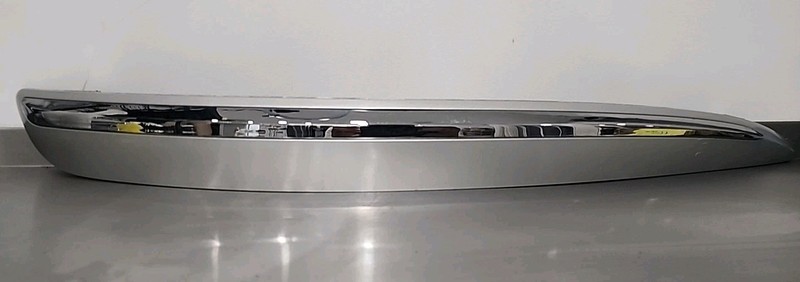 Silver 11-13 Hyundai Equus Lower Front Right Side Bumper Molding 86576-3N000 OE