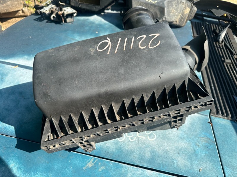 06-10 EXPLORER MOUNTAINEER OEM 4.6 AIR INTAKE CLEANER FILTER BOX ASSEMBLY