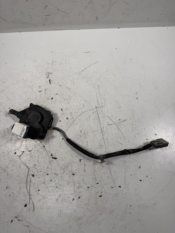 92-95 Honda Civic 4 Door Left Front Door Lock Actuator 72155-SR4-A02 OEM