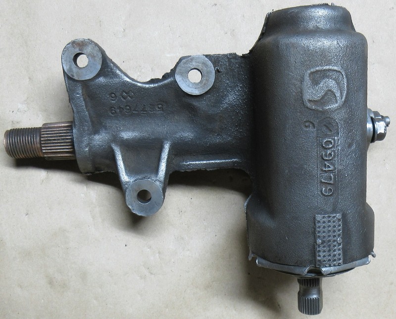 USED 1962-1983 CHEVROLET CORVETTE SAGINAW MANUAL STEERING GEAR BOX 5677649