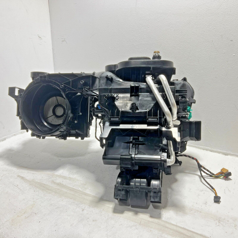 2018-2021 VOLKSWAGEN ATLAS SE FRONT HVAC AC HEATER CORE BLOWER MOTOR HOUSING OEM