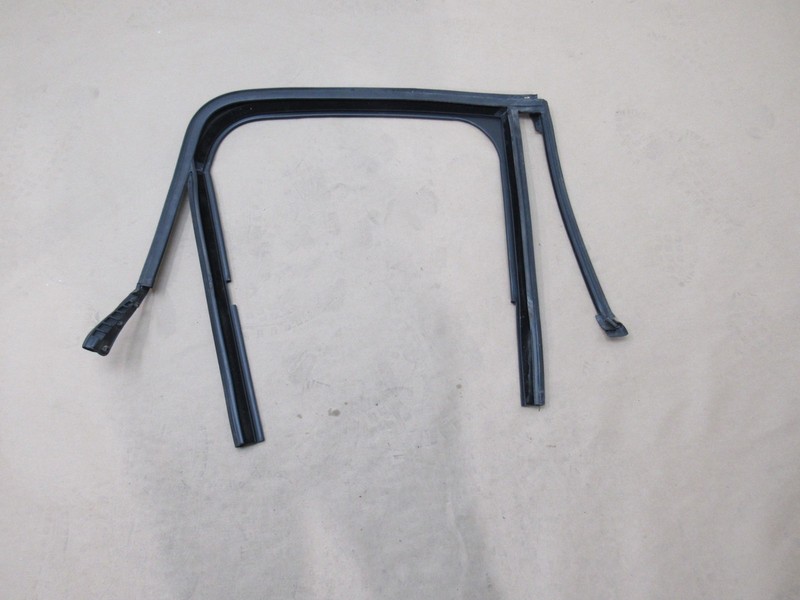 Mini Cooper Countryman S 2024 Rear Right Window Weatherstrip Rubber Seal 23-25 *