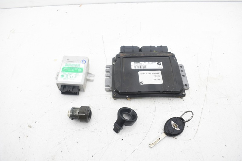 2006 Mini Cooper S R53 Manual W11B16A DME Key And Ignition Complete Set OEM KW84
