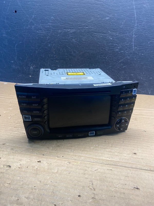 2003-2006 Mercedes Benz W211 E350 E500 Radio Screen Navigation Display AE4789 DG