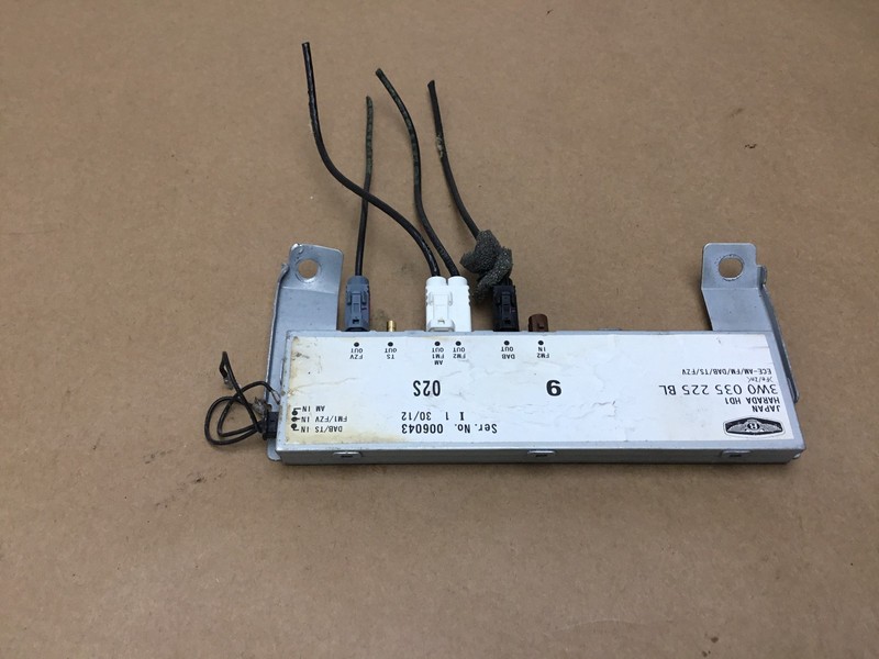 Bentley Continental GT 2013 Rear Radio Antenna Amplifier Module Unit 11-18 :O