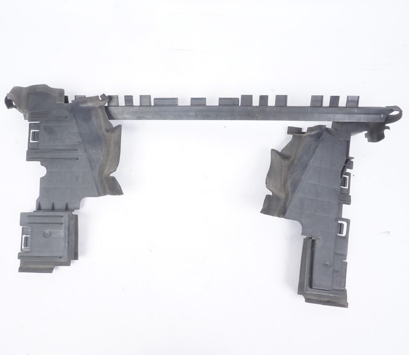 10-13 Mercedes W207 E350 E550 Air Guide Plate Baffle Trim A2075050530OEM