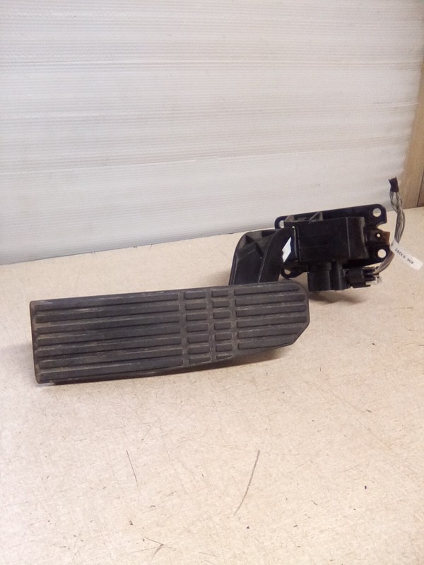 Freightliner M2 A01-33820-000 Throttle Pedal Assembly