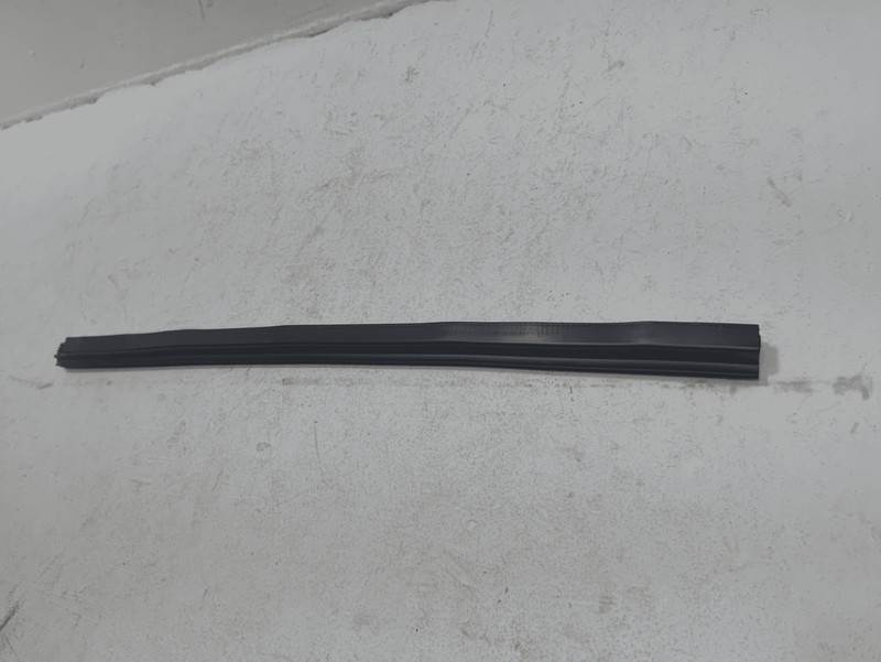 TESLA MODEL S 2012-2020 FRONT DRIVER DOOR WINDOW INNER BELT WEATHERSTRIP SEAL