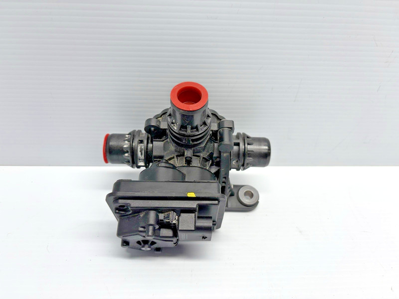 2022-2025 BMW I4 I5 I7 IX WATER COOLANT CHANGEOVER VALVE OEM Low Miles!