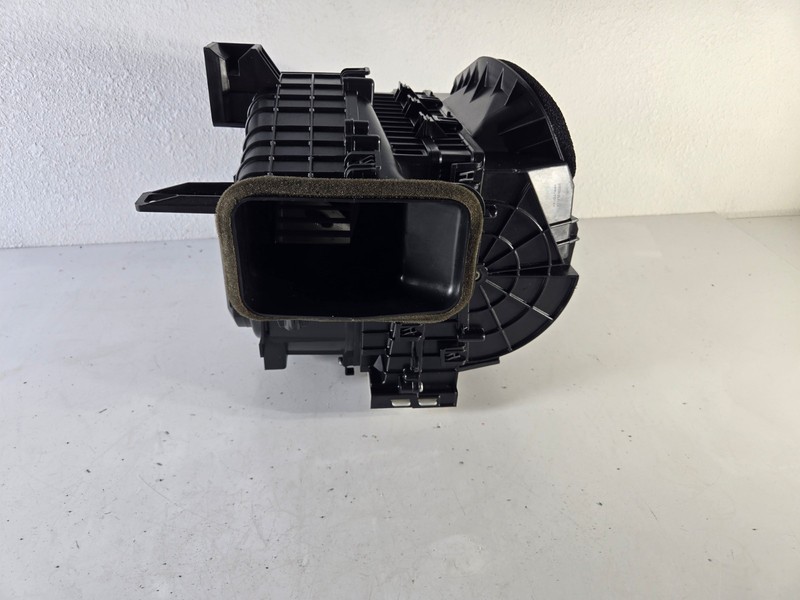 2014 2024 Infiniti Q50 Q60 AC Heater Air Blower Fan Motor Housing OEM 272004GF0B