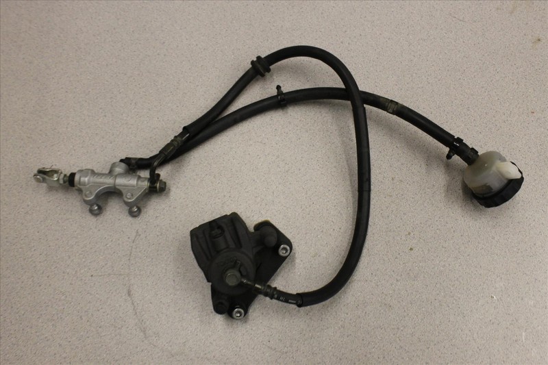 2007 KAWASAKI EX 650 NINJA REAR BRAKE CALIPER MASTER CYLINDER BOTTLE EX650 07