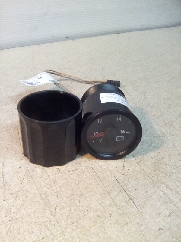 International Navistar 4061139C2 Voltmeter Gauge