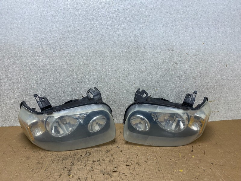 2005 to 2007 Ford Escape Headlights Left+Right Side Set Halogen V8443 DG