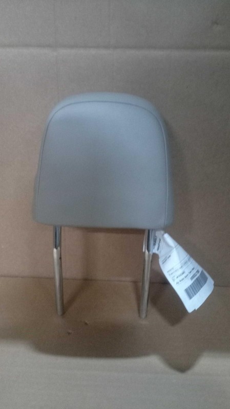 2015 Volkswagen Golf Black Right Headrest OEM Used 4932921 56K Miles