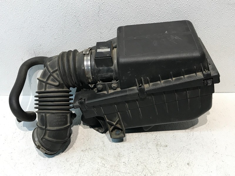 1999 2000 Volvo S70 Air Cleaner Box Housing Assembly Airbox OEM