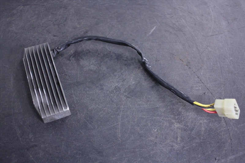 96 SUZUKI VS 800 INTRUDER VOLTAGE REGULATOR RECTIFIER VS800