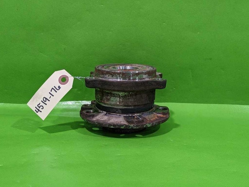 14-17 GHIBLI REAR WHEEL HUB BEARING OEM 4519-176