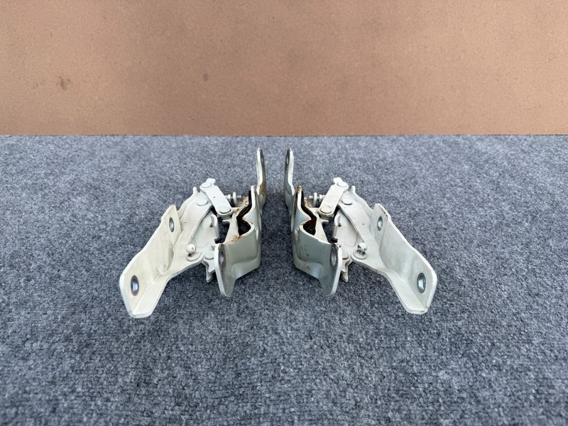 KIA STINGER 2018-2023 OEM LEFT AND RIGHT HOOD HINGES BRACKETS SET ASSEMBLY