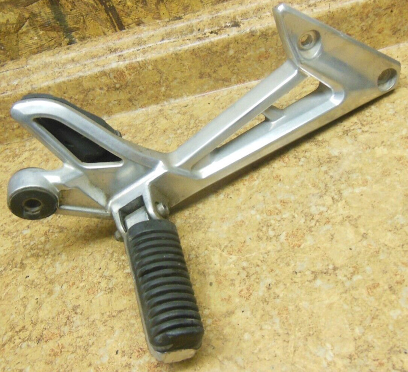 2003 Yamaha FZS1 FZ1 FZ 1 FZS1000 1000 Fazer Right Rear Foot Peg Pedal Back 03