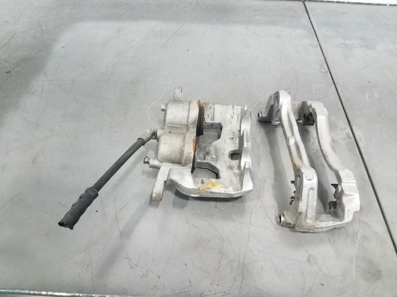 2025 Ford F150 Raptor RRight Front Brake Caliper #5669 E3